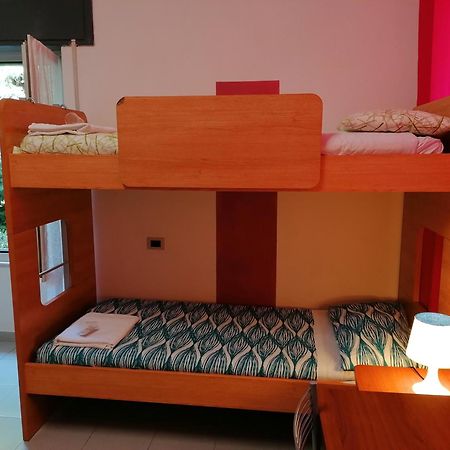 ペルラ デル レヴァンテ ホステル フラムーラ 部屋 写真