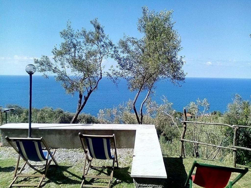 ペルラ デル レヴァンテ ホステル フラムーラ エクステリア 写真