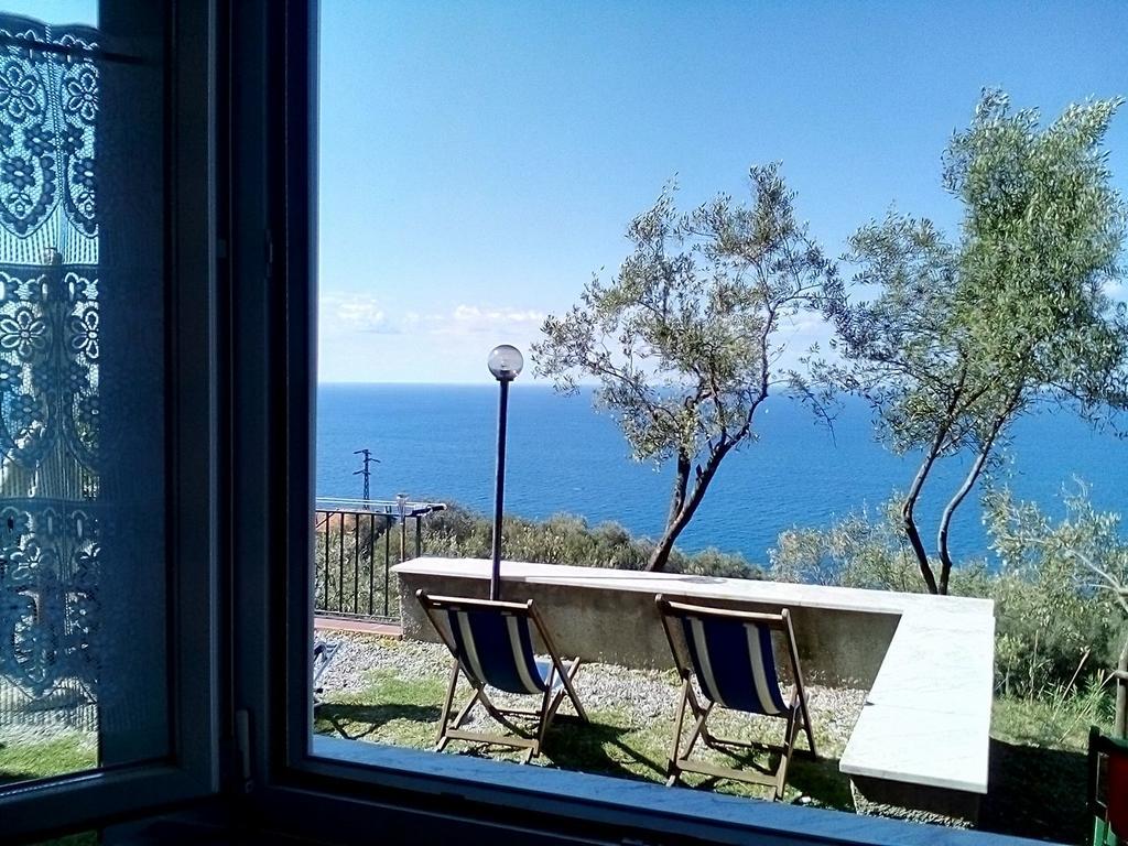 ペルラ デル レヴァンテ ホステル フラムーラ エクステリア 写真